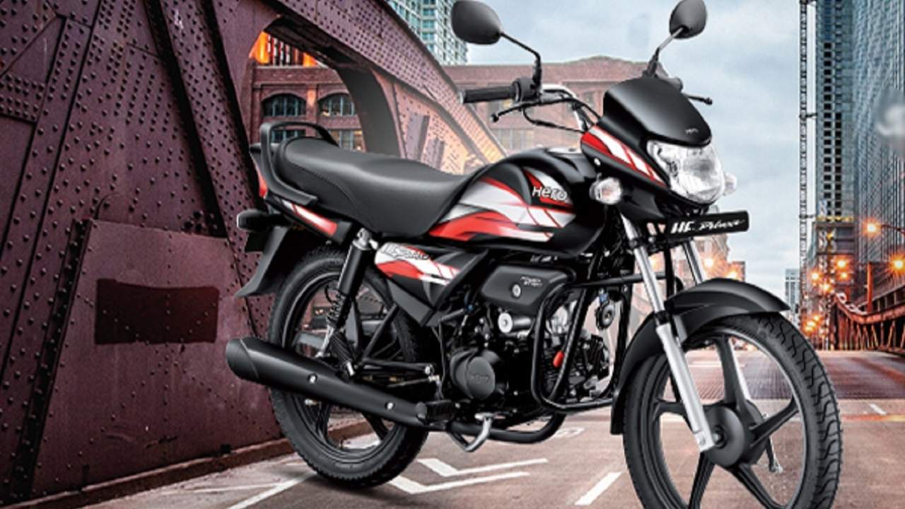 Hero HF Deluxe: कम बजट में सबसे ज्यादा माइलेज! जानें क्यों है ये भारत की नंबर-1 वैल्यू फॉर मनी बाइक; देखें पूरी डिटेल
