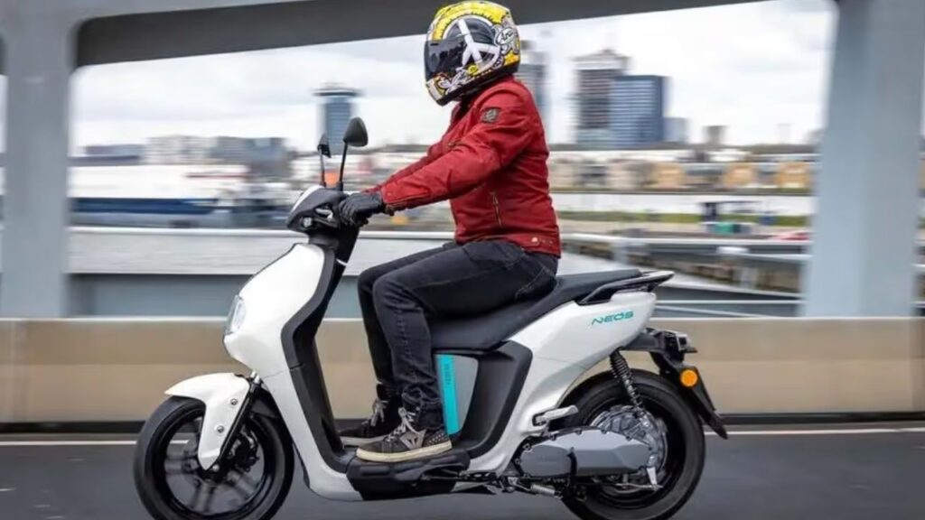 Yamaha का पहला इलेक्ट्रिक स्कूटर लॉन्च! स्टाइलिश लुक और दमदार रेंज के साथ मार्केट में एंट्री; जानें शुरुआती कीमत