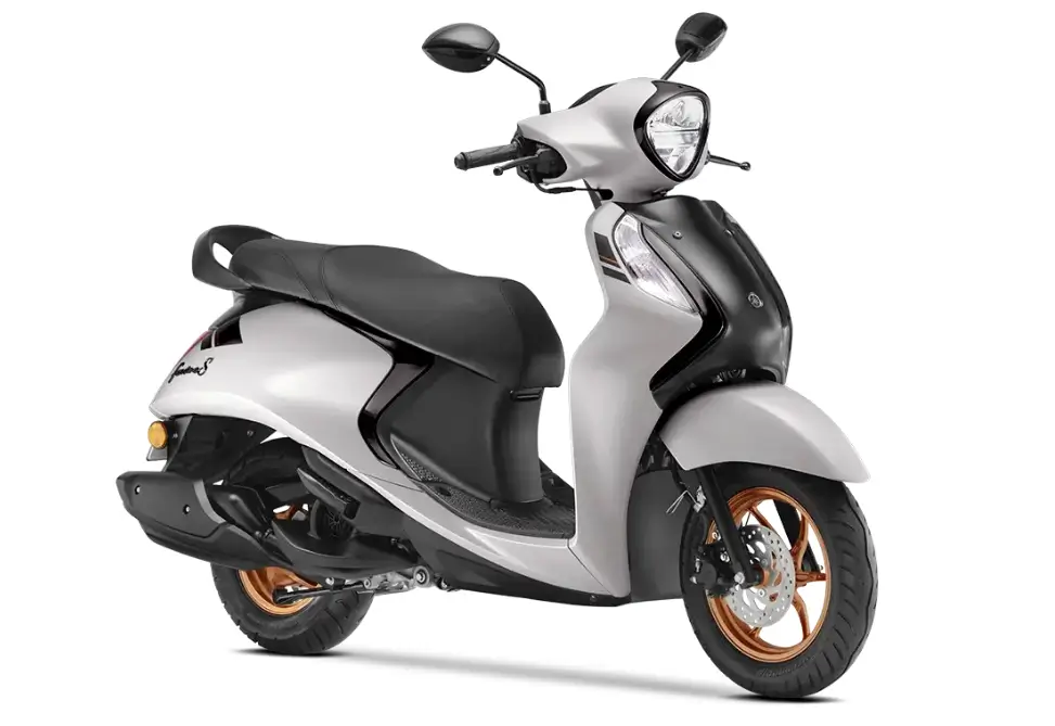 महिलाओं के लिए 5 सबसे हल्के और स्टाइलिश स्कूटर! 65 kmpl तक का माइलेज और वजन 100kg से भी कम, देखें पूरी डिटेल 2 Yamaha Fascino 125 Fi Hybrid